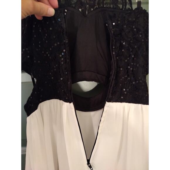 Speechless Black and White Dress - Picture 7 of 10
